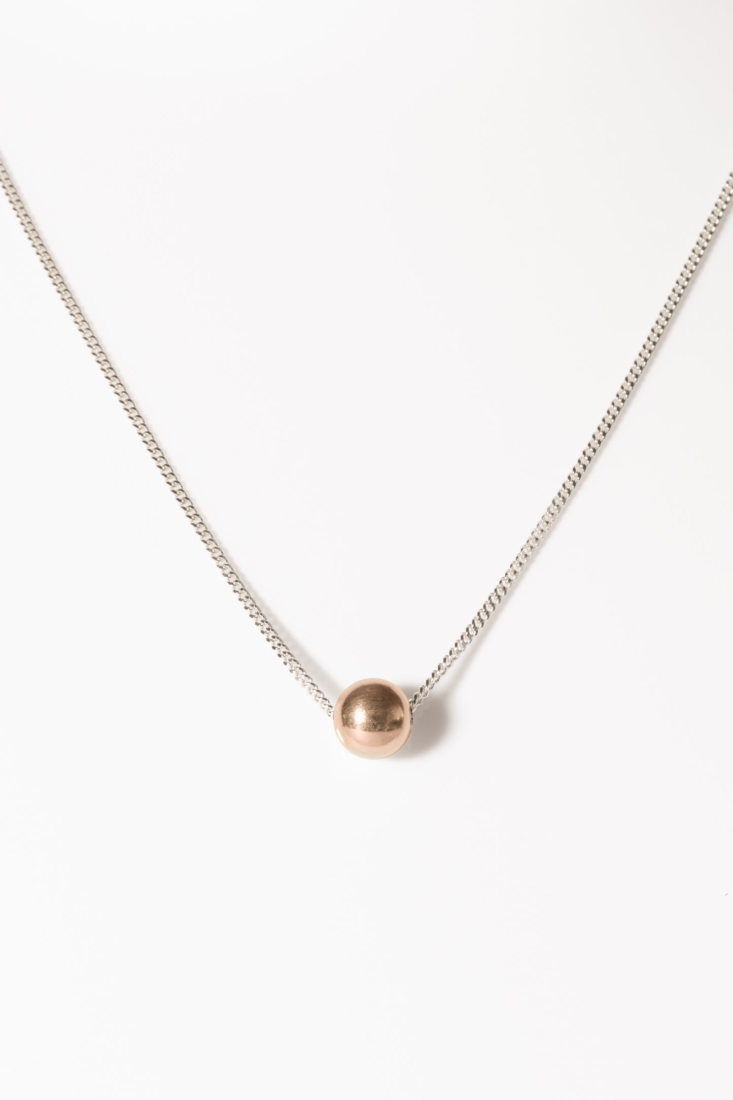 Náhrdelník s pozlacenou kuličkou lesklou - růžová